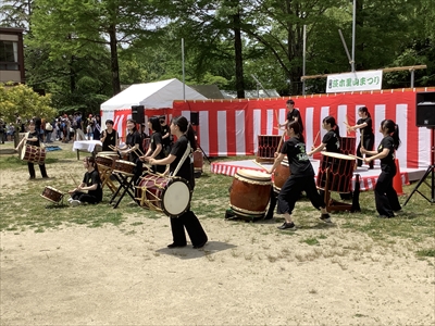 和太鼓部が茨木里山まつりで演奏しました。
